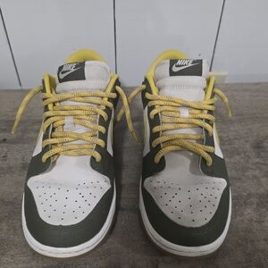 Nike Dunk Low Premium "Cargo Khaki Vivid Sulfur" sneakers with a leather upper